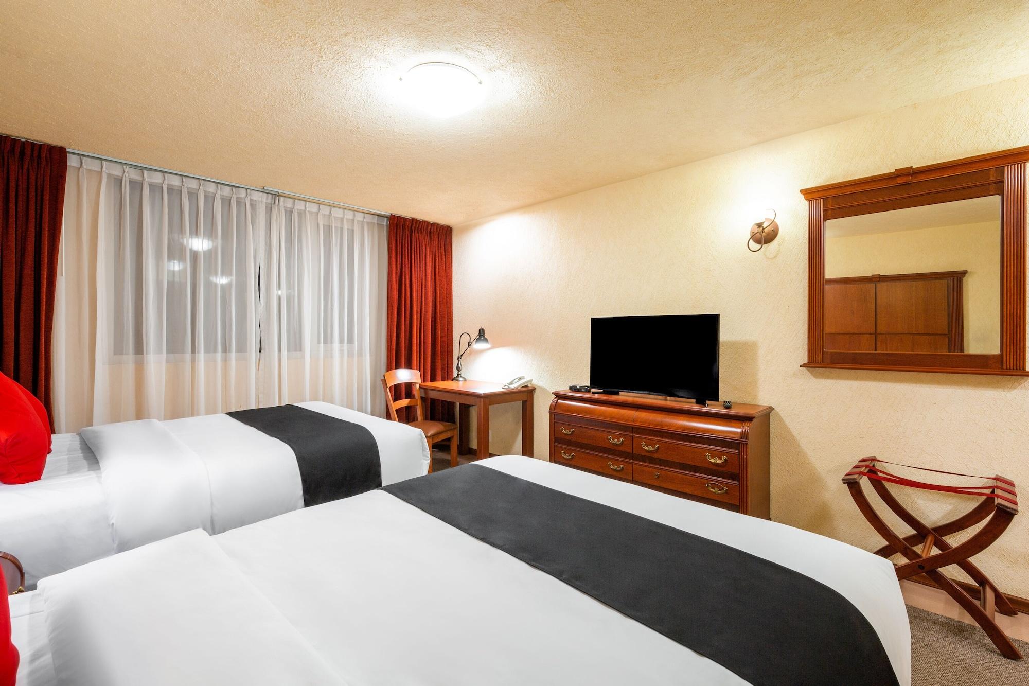 Howard Johnson By Wyndham Toluca Exterior foto