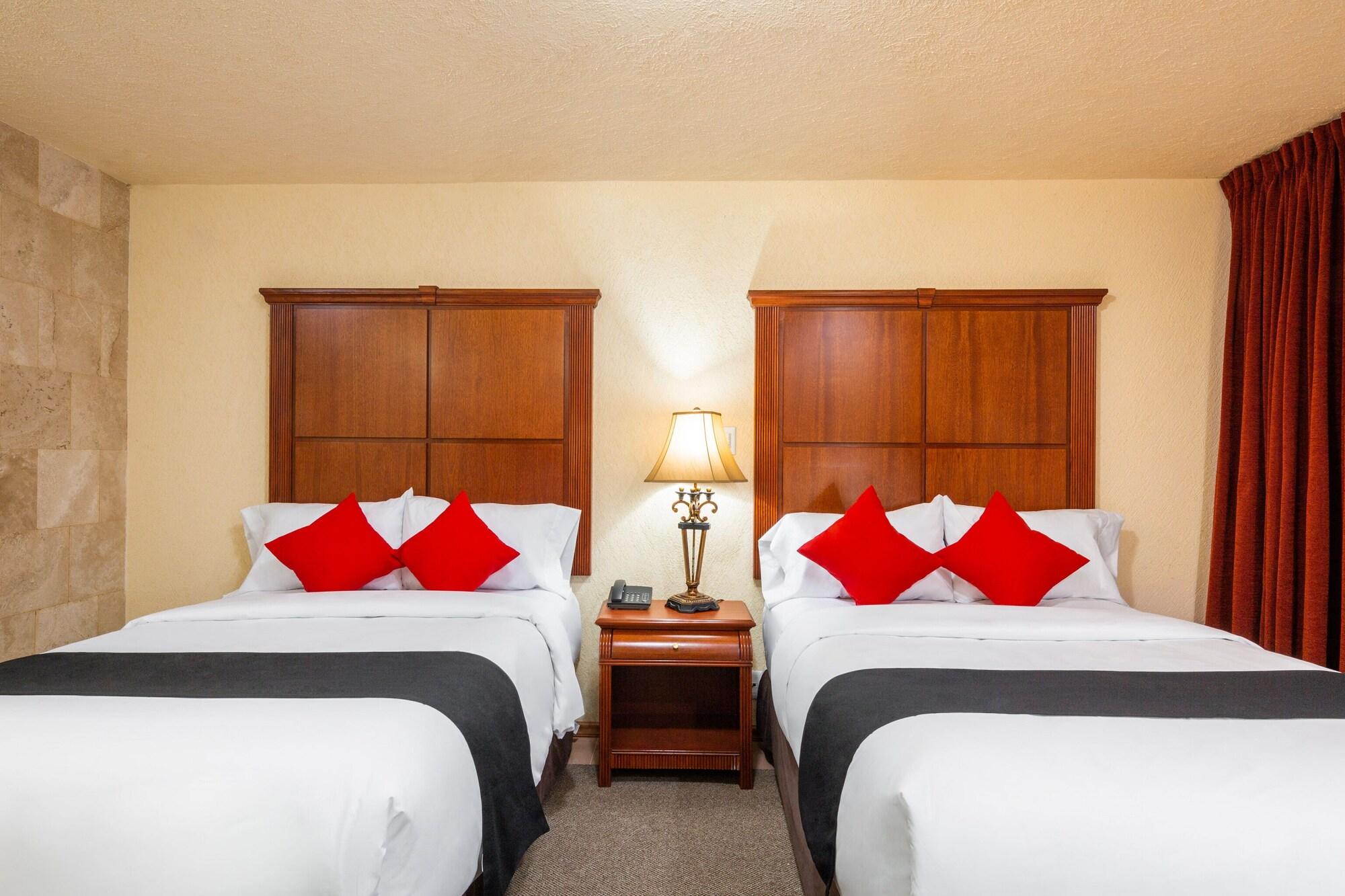 Howard Johnson By Wyndham Toluca Exterior foto