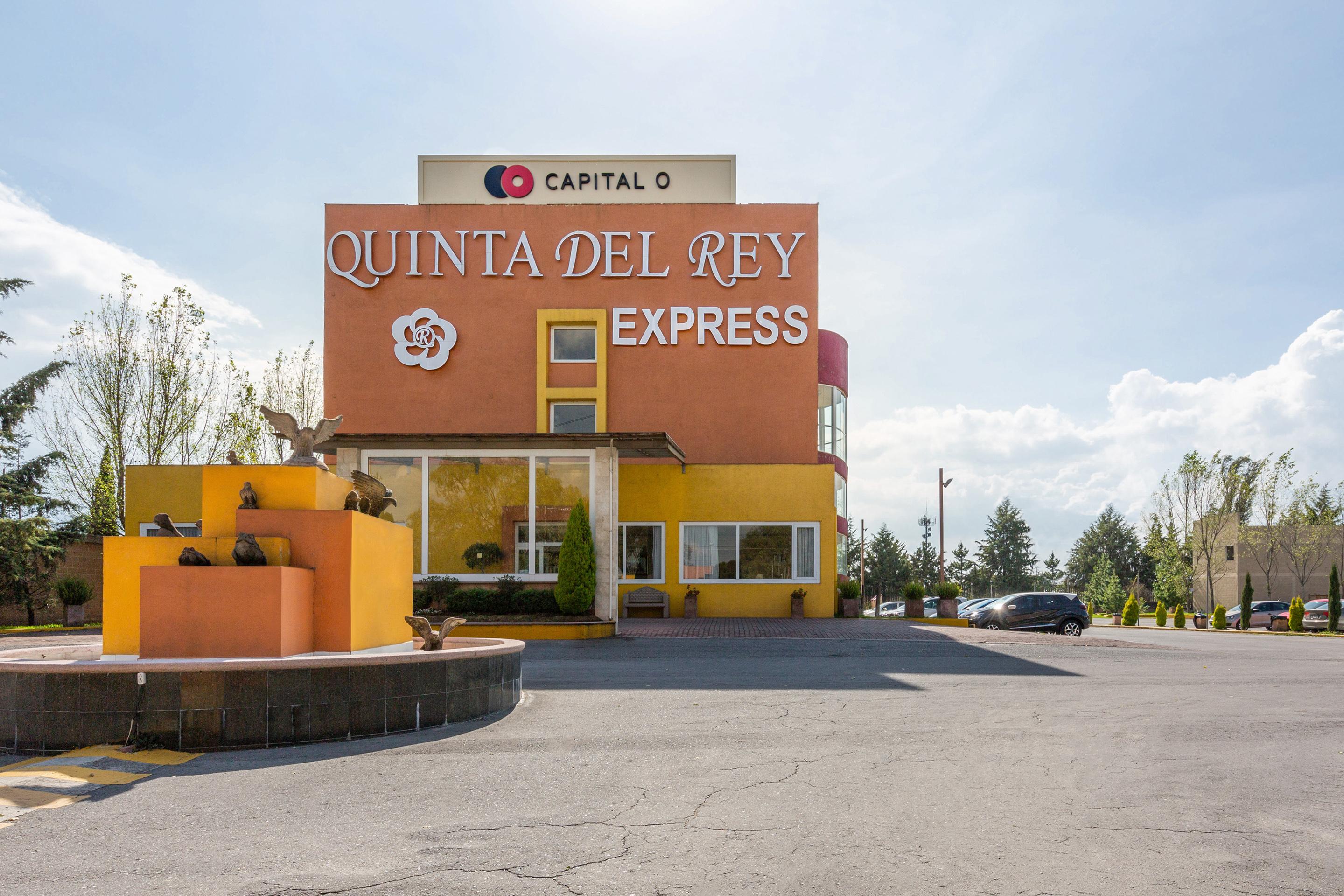 Howard Johnson By Wyndham Toluca Exterior foto