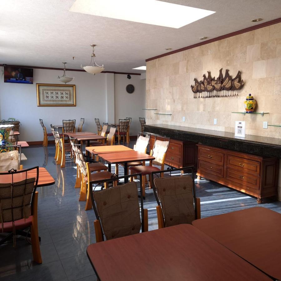 Howard Johnson By Wyndham Toluca Exterior foto
