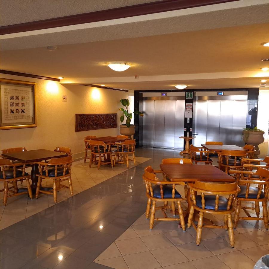 Howard Johnson By Wyndham Toluca Exterior foto