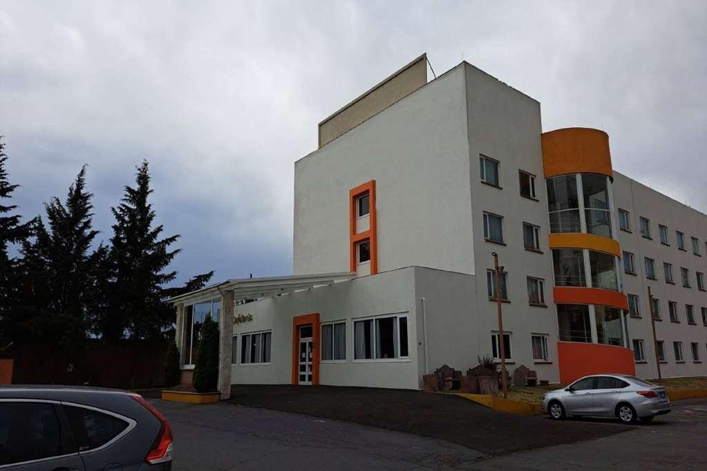 Howard Johnson By Wyndham Toluca Exterior foto