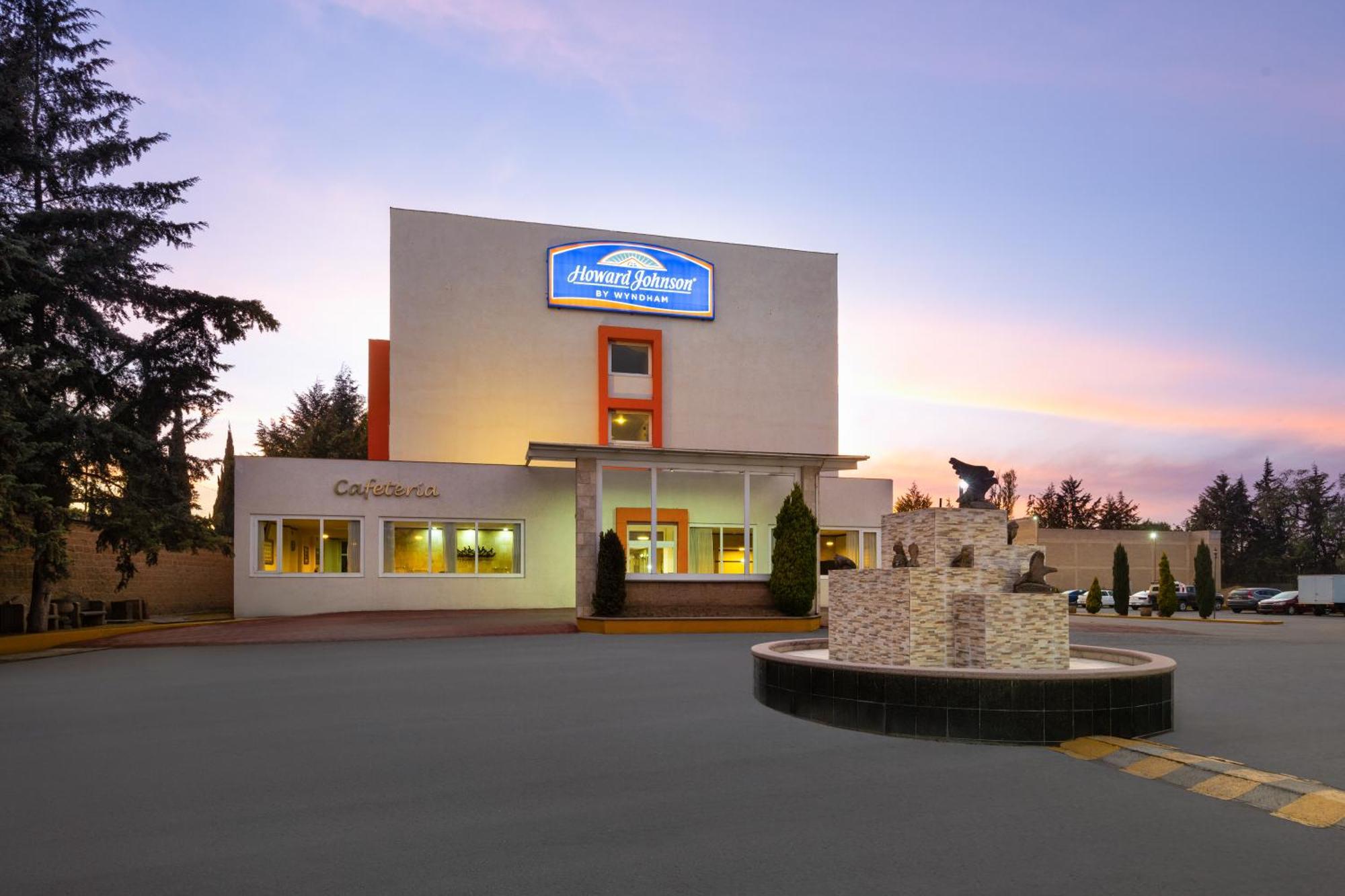 Howard Johnson By Wyndham Toluca Exterior foto