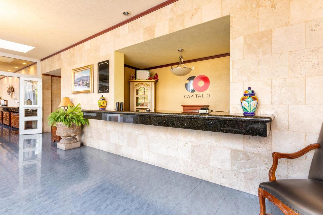 Howard Johnson By Wyndham Toluca Exterior foto